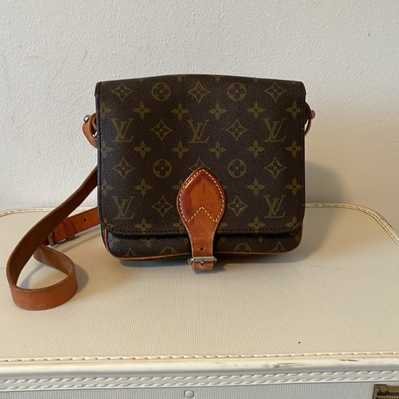Louis Vuitton Monogram Crossbody - Picture 16 of 16